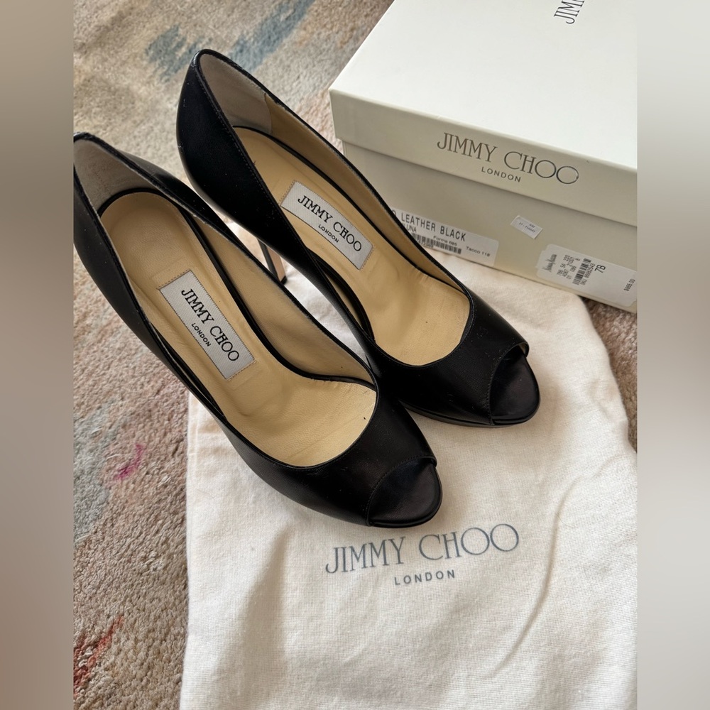 Pre-Loved Kid Leather Black Jimmy Choo shoes for sale! Open toe and stylish!